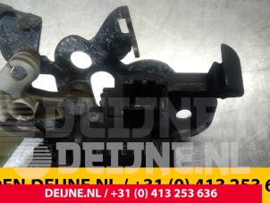 Audi A1 Tailgate lock mechanism O42824 photo 3