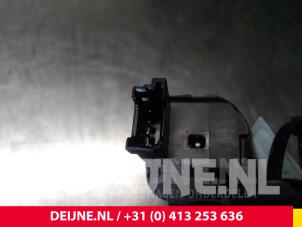 BMW X1 Tailgate lock mechanism O42836 photo 3