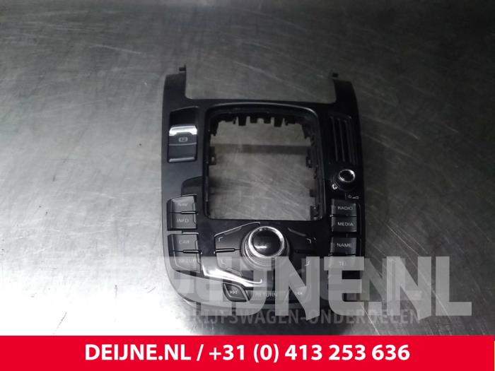 Audi A4 Regeleinheit Multi Media O43230