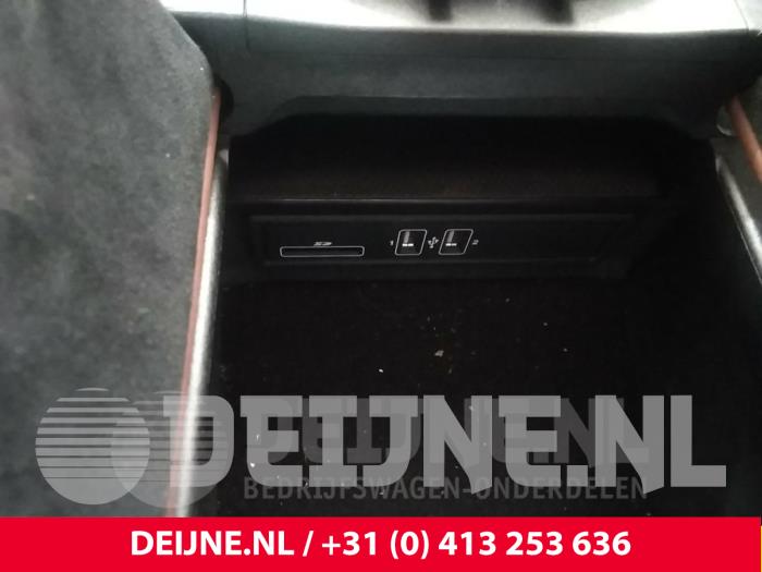 Mercedes C-Klasse Regeleinheit Multi Media O43245