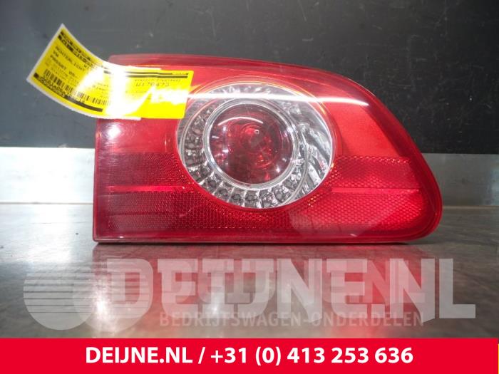 Volkswagen Passat Taillight, left O44204