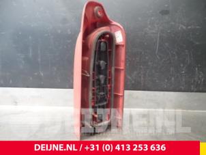 Nissan Interstar Achterlicht links O44312 foto 2