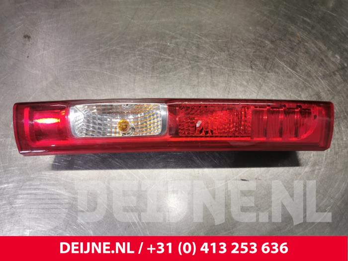 Nissan Primastar Taillight, left O44322
