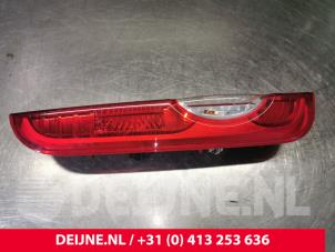 Nissan Primastar Taillight, left O44322 photo 3