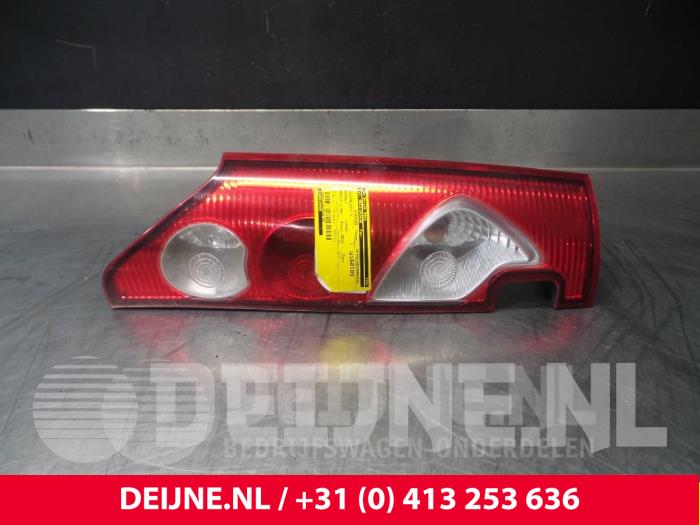 Renault Kangoo Achterlicht links O44408