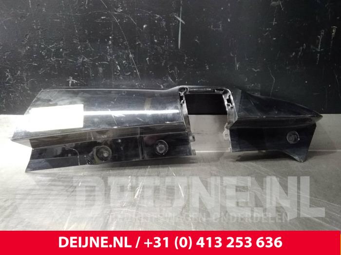 Mercedes Vito Achterlichtrand links O44430