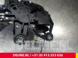 Volkswagen Caddy Scheibenwischermotor hinten O45179 foto 4