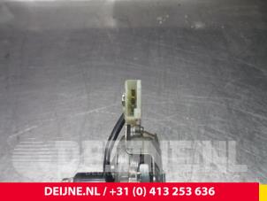 Nissan Kubistar Scheibenwischermotor hinten O45231 foto 2