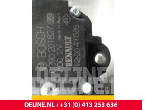 Renault Kangoo Ruitenwissermotor achter O45308 foto 3