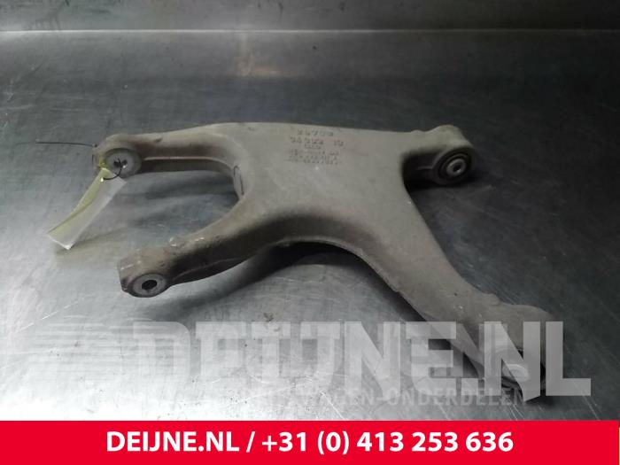 Audi A4 Draagarm onder links-achter O45477