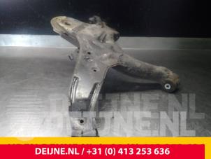 Mercedes Vito Draagarm onder rechts-achter O45520 foto 2
