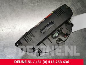Ford Focus Climatronic Paneel O46025 foto 3