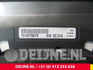 Opel Astra Instrumentenbrett O46034 foto 2
