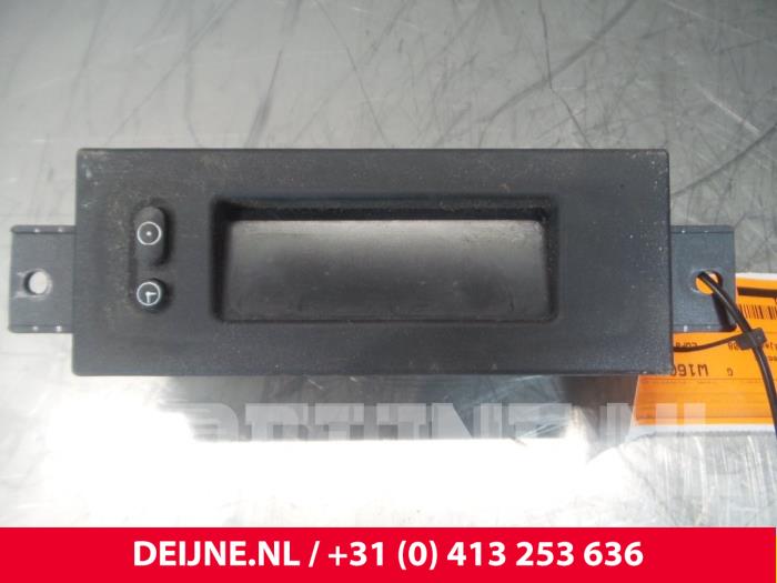 Opel Vivaro Clock O46046