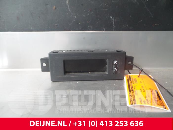 Opel Vivaro Clock O46047