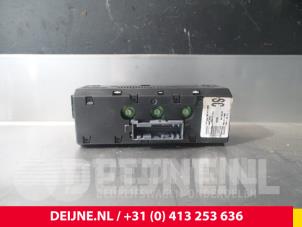 Opel Vivaro Uurwerk O46047 foto 2
