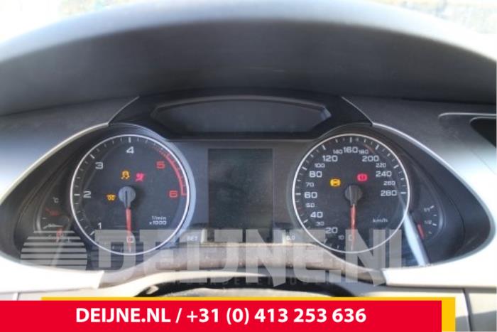 Audi A4 Tacho - Kombiinstrument KM O46055