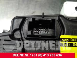 Opel Corsa Tacho - Kombiinstrument KM O46199 foto 3