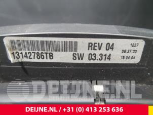 Opel Astra Kilometerteller KM O46210 foto 2