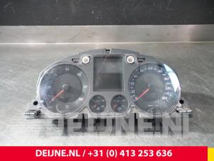 Gebruikte Kilometerteller KM Volkswagen Passat Variant (3C5) 2.0 TDI 140 Prijs € 120,00 Margeregeling aangeboden door van Deijne Onderdelen Uden B.V.