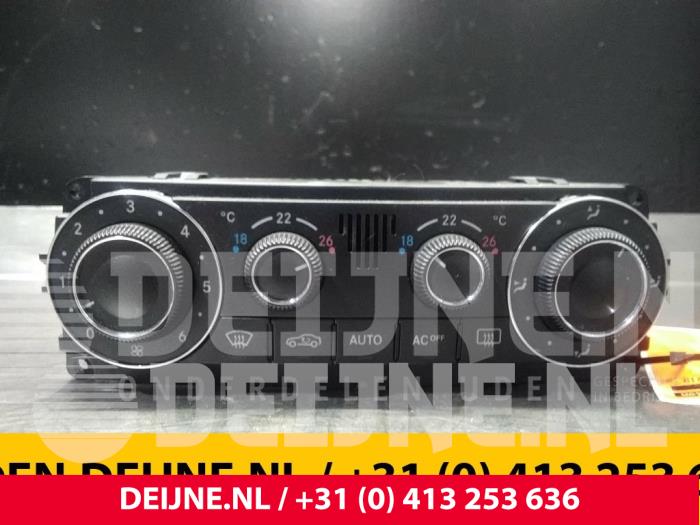 Mercedes C-Klasse Kachel Bedieningspaneel O46643