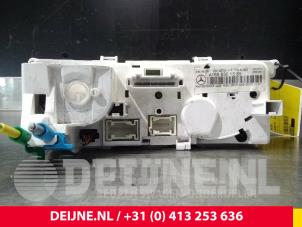 Mercedes B-Klasse Heater control panel O46653 photo 3