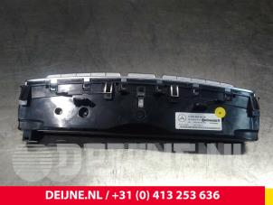 Mercedes C-Klasse Heizung Bedienpaneel O46674 foto 3