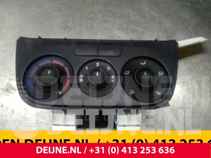 Opel Combo Kachel Bedieningspaneel O46740
