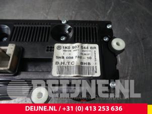 Volkswagen Golf Heater control panel O46829 photo 4