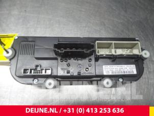 Volkswagen Golf Heater control panel O46871 photo 2