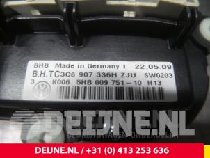 Volkswagen Golf Heater control panel O46871 photo 3