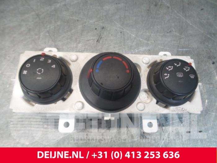 Renault Master Kachel Bedieningspaneel O47111
