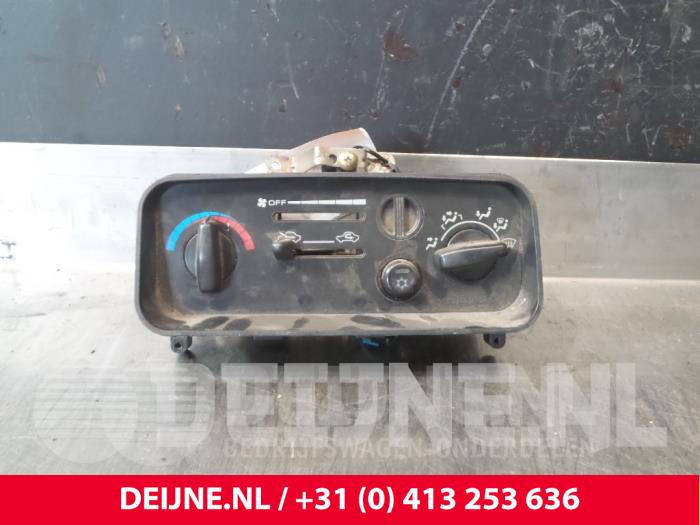 Mitsubishi L400 Kachel Bedieningspaneel O47131