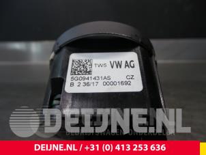 Volkswagen Crafter Light switch O47310 photo 3