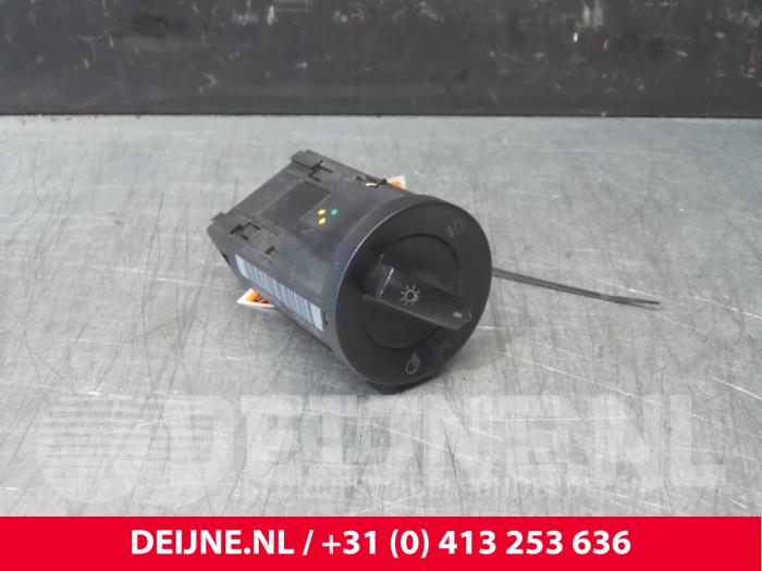 Volkswagen Fox Light switch O47336