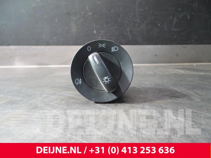 Volkswagen Passat Light switch O47338