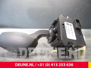 BMW 5-Serie Indicator switch O47378 photo 2