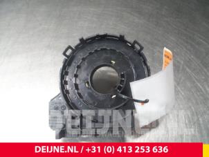 Volkswagen Passat Airbag clock spring O47565 photo 2