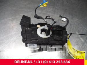 Gebruikte Airbag Klokveer Renault Trafic (1FL/2FL/3FL/4FL) 1.6 dCi 115 Prijs € 78,65 Inclusief btw aangeboden door van Deijne Onderdelen Uden B.V.