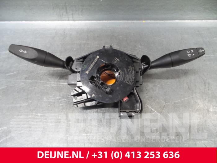 Ford Fiesta Kombischalter Lenksäule O47689