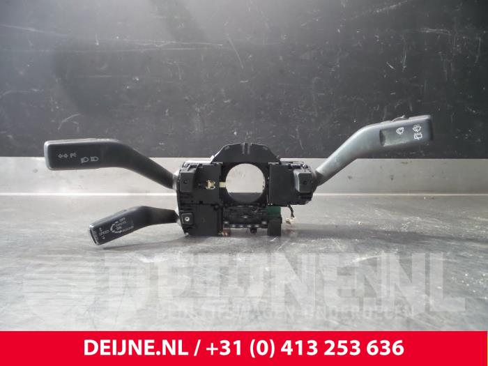 Volkswagen Passat Steering column stalk O47819