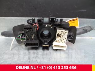 Renault Clio Steering column stalk O47956 photo 2