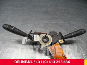 Gebruikte Licht + Raw Schakelaar Renault Kangoo Express (FC) 1.5 dCi 68 Prijs € 72,60 Inclusief btw aangeboden door van Deijne Onderdelen Uden B.V.