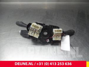 Renault Trafic Steering column stalk O47962 photo 2