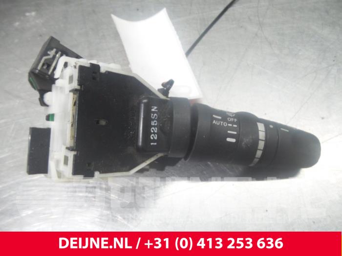 Nissan NV200 Ruitenwis Schakelaar O48104