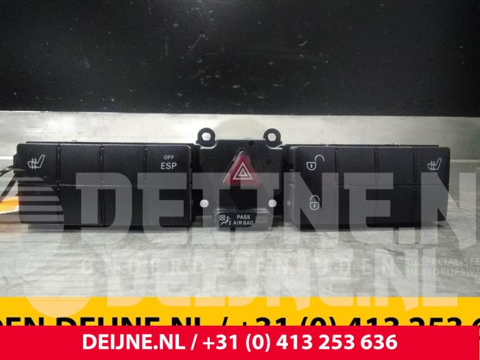 Mercedes C-Klasse Paniekverlichtings Schakelaar O48145