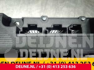 Mercedes C-Klasse Panic lighting switch O48145 photo 3