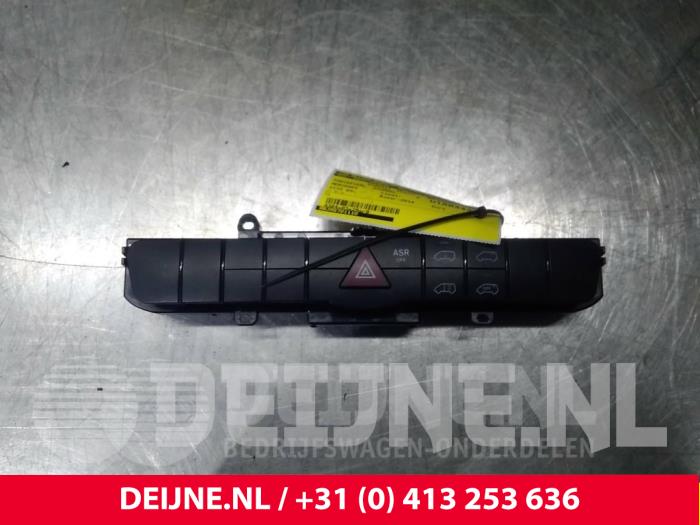 Mercedes Vito Paniekverlichtings Schakelaar O48159