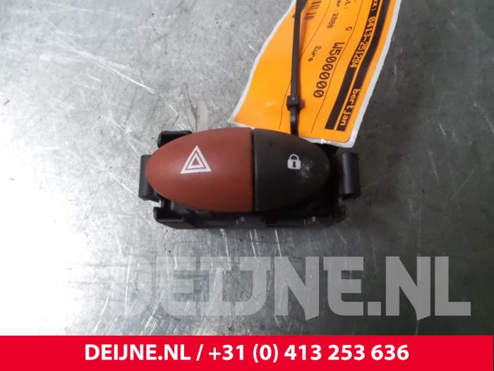 Renault Twingo Panikbeleuchtung Schalter O48184