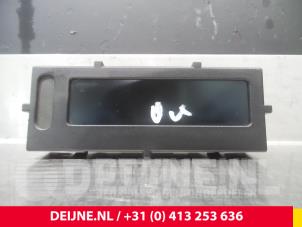 Gebruikte Display Interieur Opel Movano Prijs € 72,60 Inclusief btw aangeboden door van Deijne Onderdelen Uden B.V.